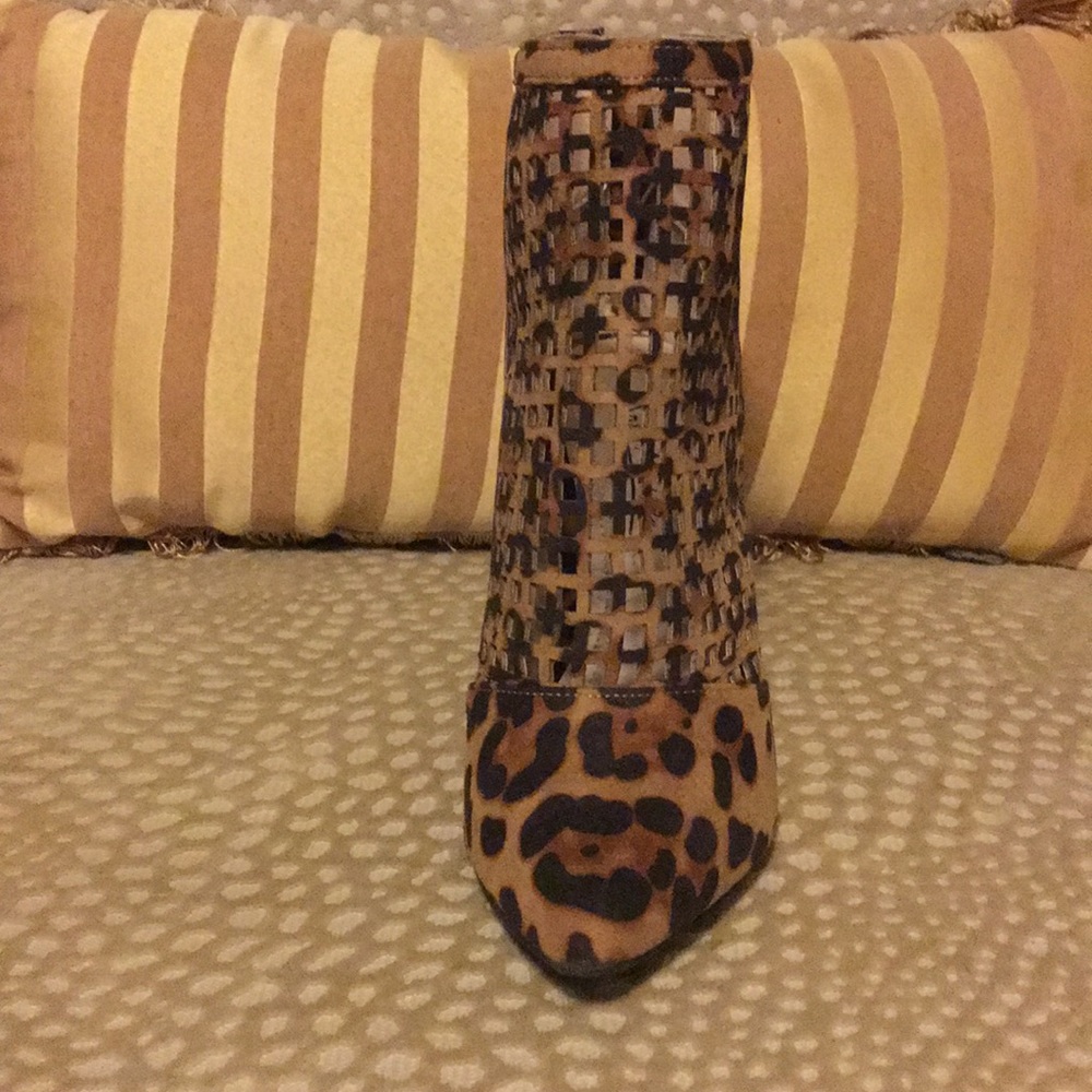 Cheetah booties - Picture 3 of 4